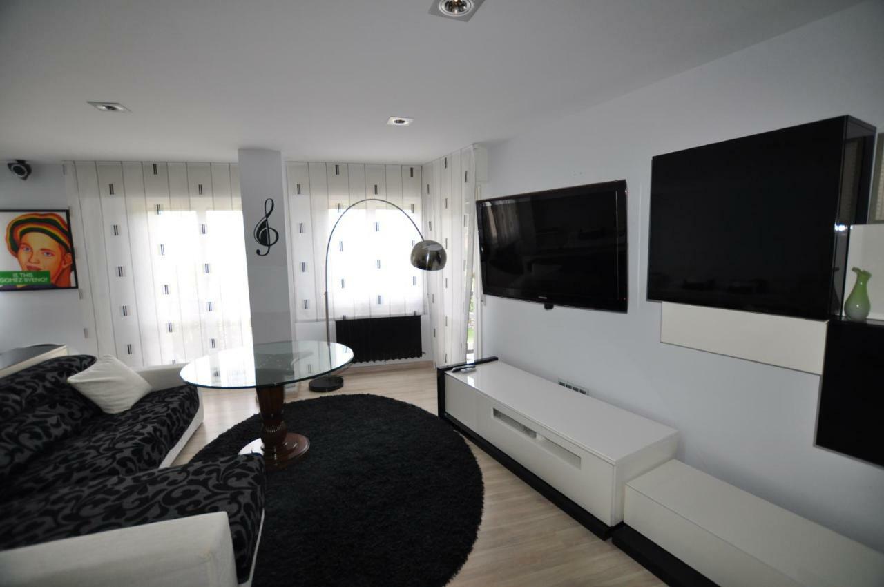 נוחה Black And White Suitte "Marques" מראה חיצוני תמונה